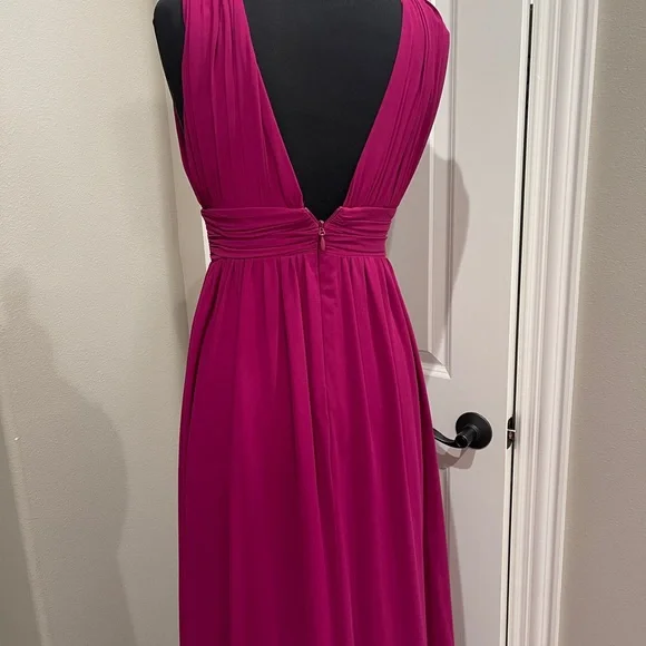 lulus party dresses Holiday party season is here, and @lulus has all the most gorgeous velvet, satin & sparkly party dresses you need! Comment "shop" and I will DM you the link to these outfits! Happy December